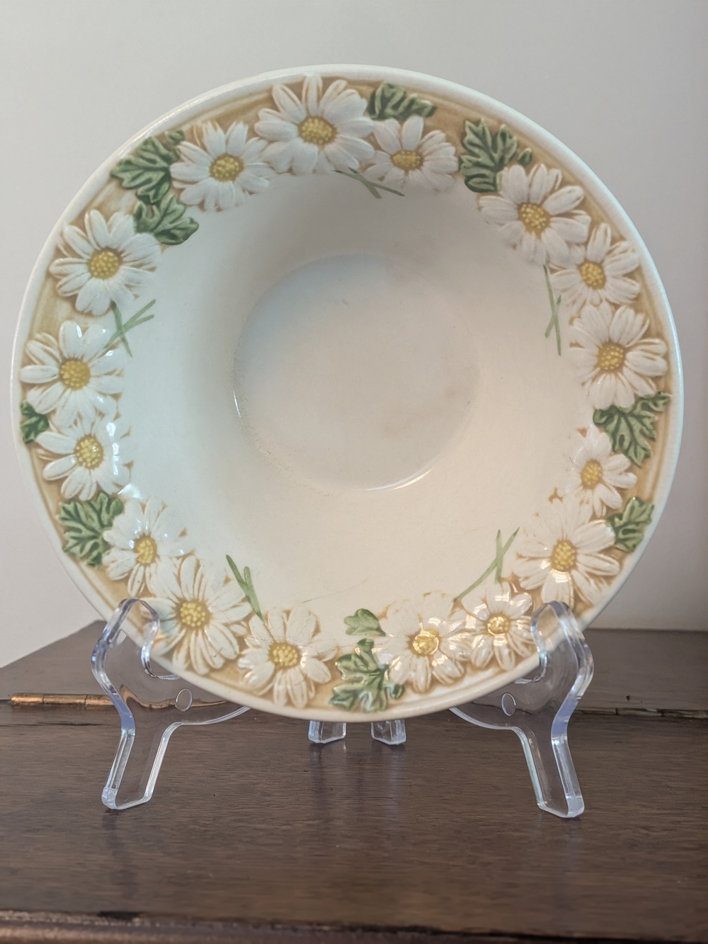 VTG Metlox Poppy Trail Sculptured Daisy Cereal Bowl 7" California Pottery White